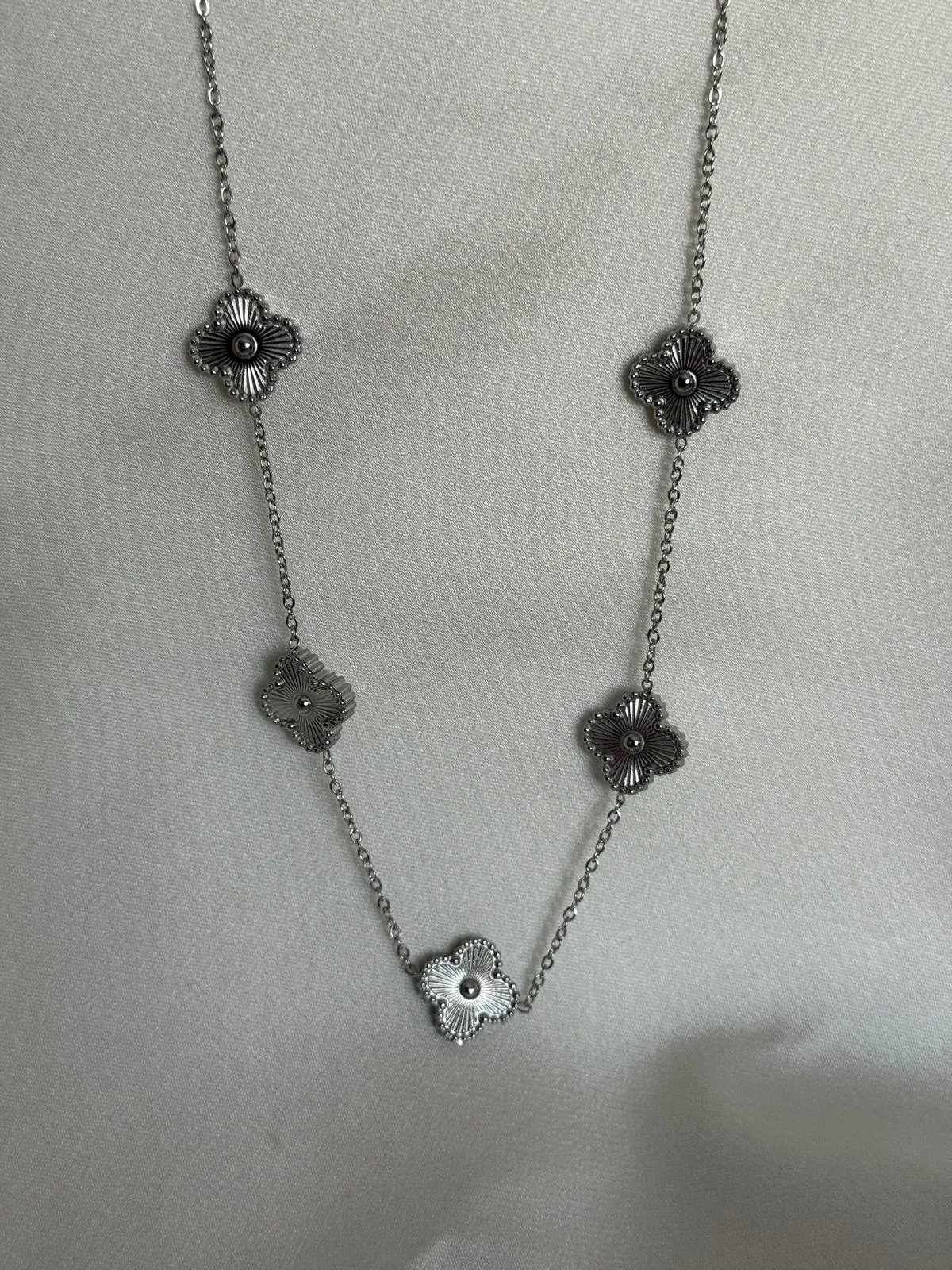 VAN CLEEF MUADİLİ ÇİFT TARAFLI SEDEF KOLYE MODELİMİZ